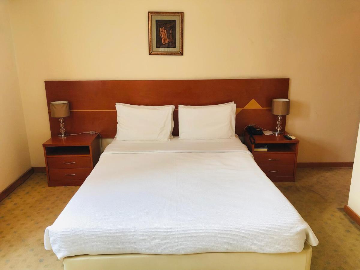 Golden Park Hotel Luanda Exterior foto